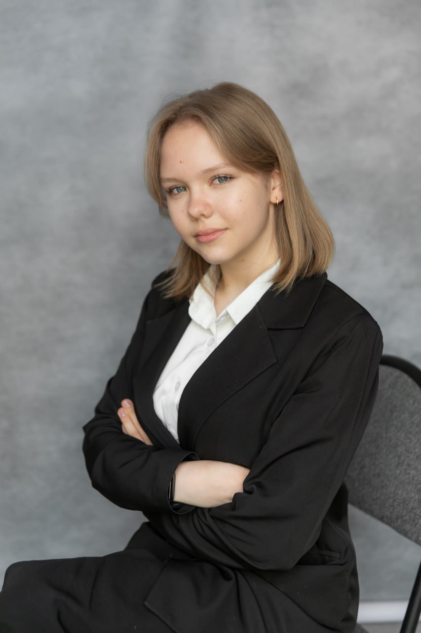 Призер регионального этапа Всероссийской Олимпиады школьников по МХК.